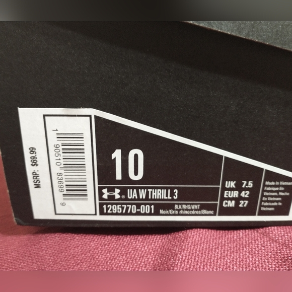 New in Box Under Armour Black Athletic Sneakers - Picture 11 of 13